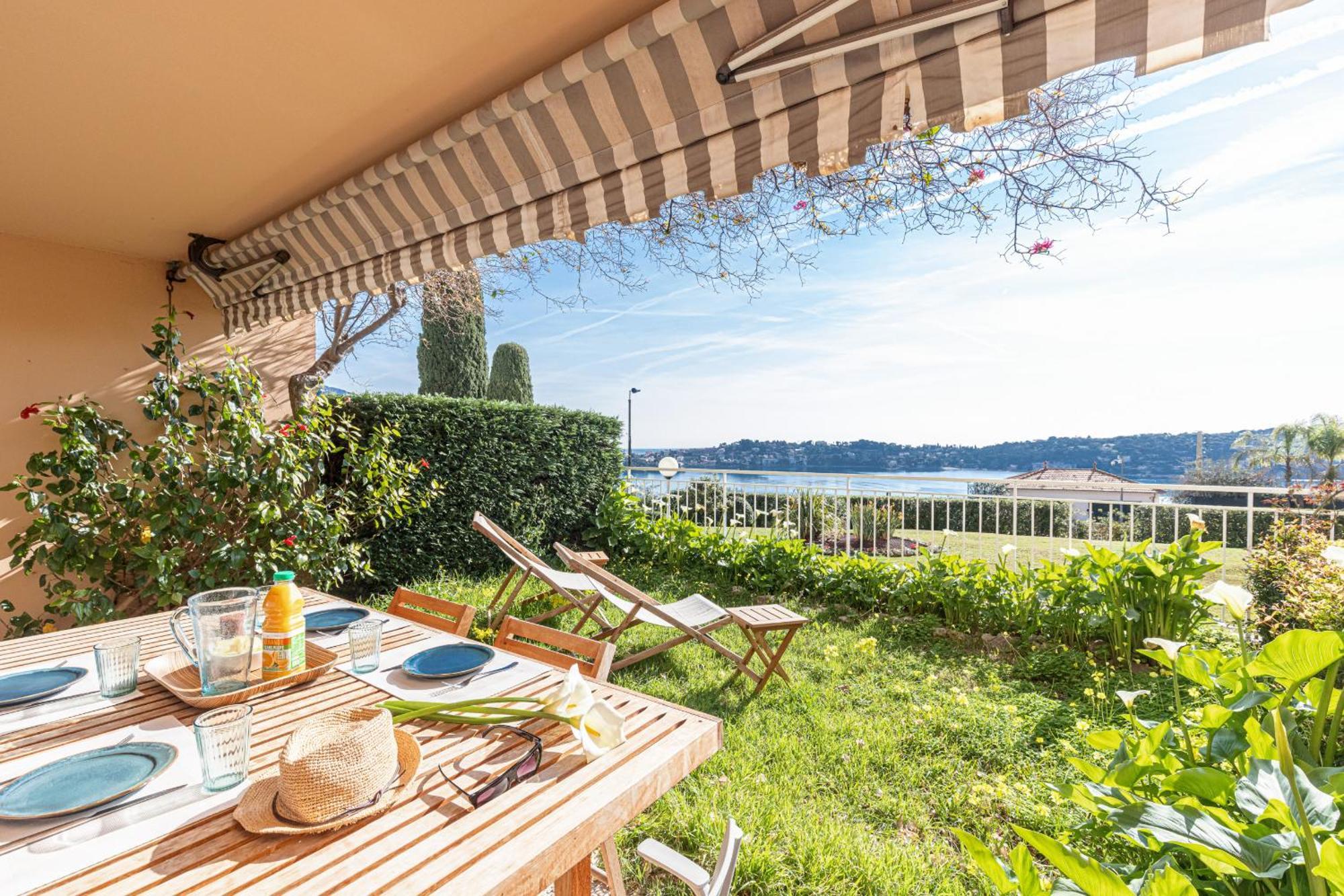 2 Bdr Sea View Parking And Swimming Pool Apartment
