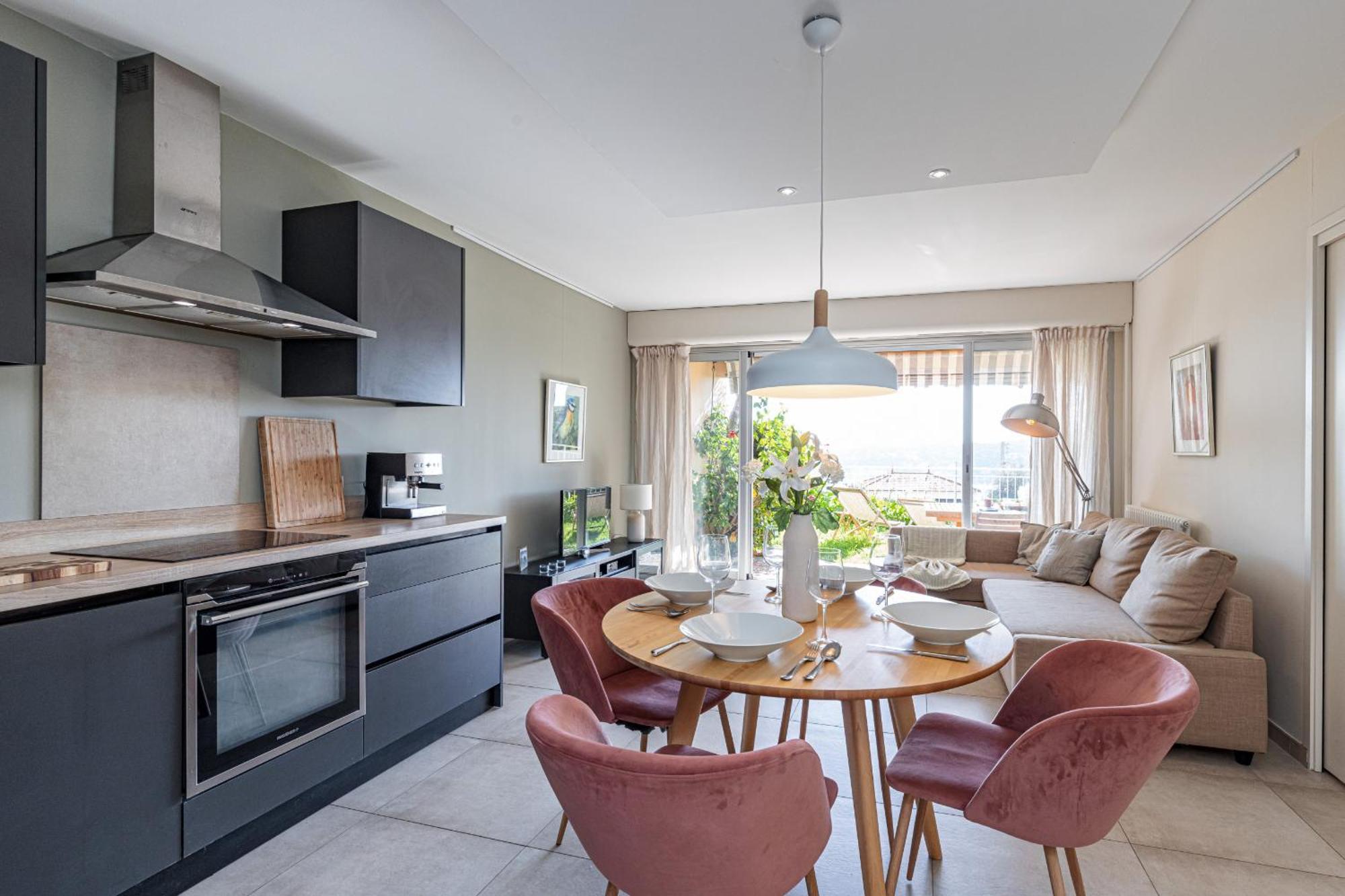 2 Bdr Sea View Parking And Swimming Pool Apartment Villefranche-sur-Mer