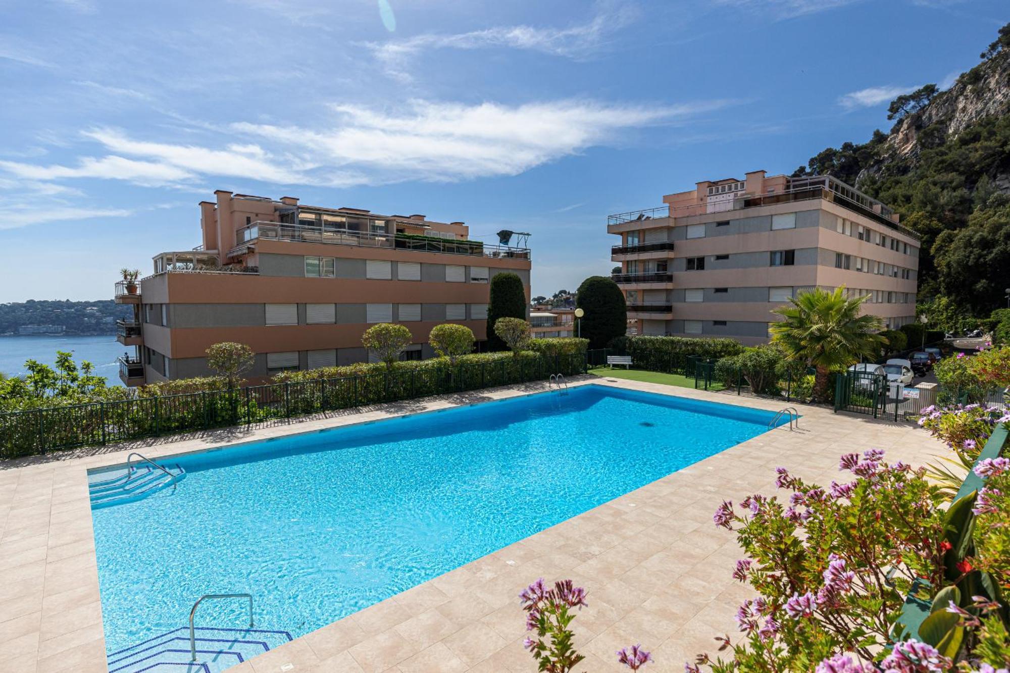 2 Bdr Sea View Parking And Swimming Pool Apartment